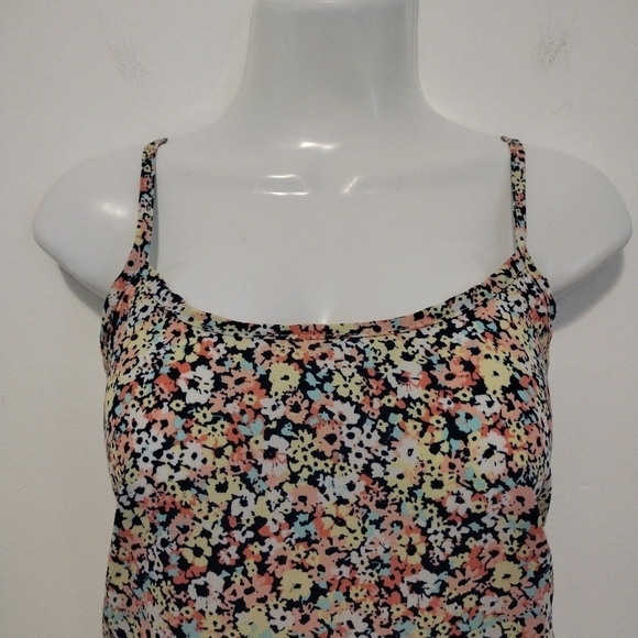 Charlotte Russe - Floral Spaghetti Straps Top - Picture 2 of 9